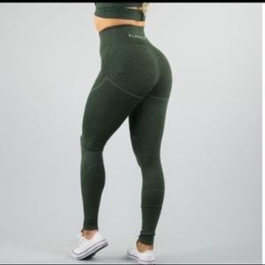 🌲 Alphalete Revival Leggings in Forest Green 🌲